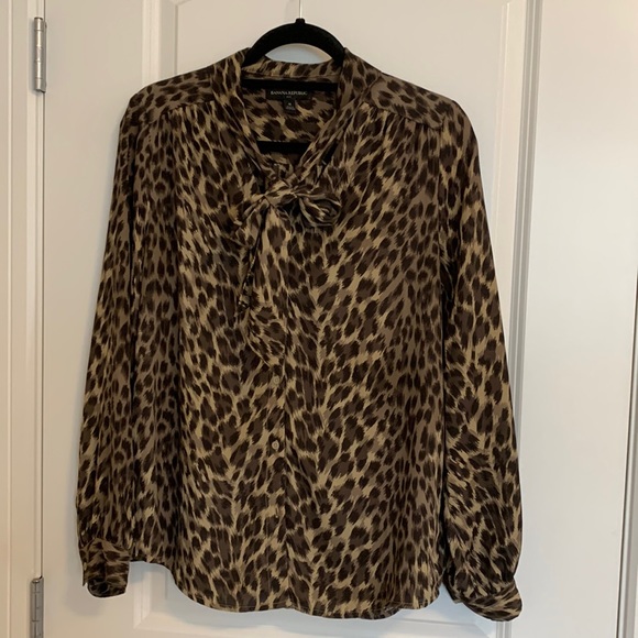 Banana republic, button down, animal print blouse, medium - Picture 3 of 5